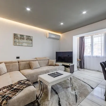 Appartamento Living Modern 1br Near Center By Pikhost
