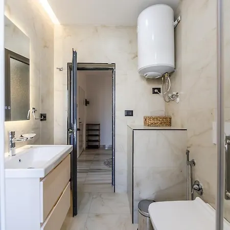 Appartement Living Modern 1br Near Center By Pikhost